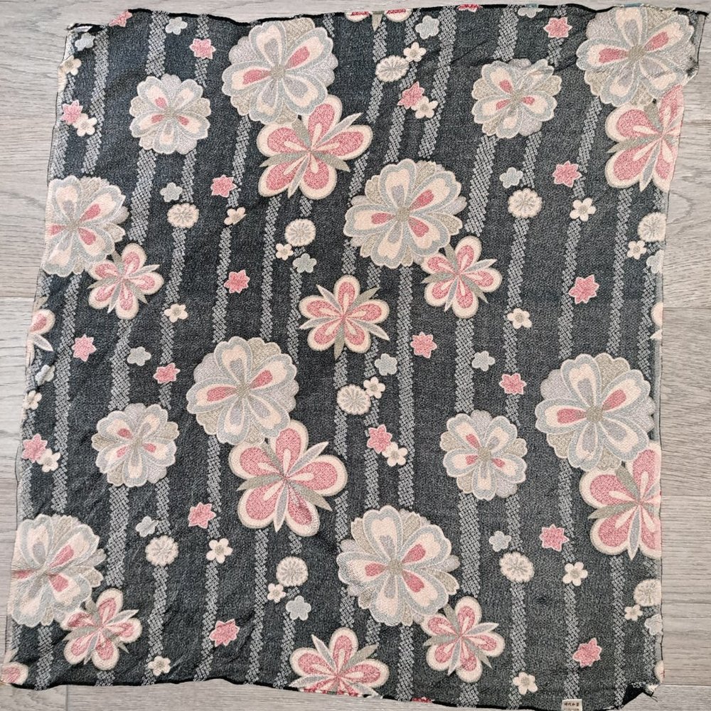 Japanese scarf - Picture 3 of 5